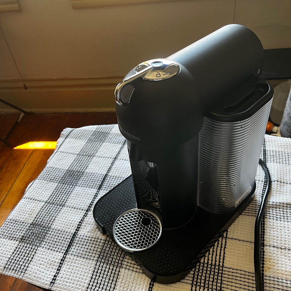 Nespresso coffee maker, black color, used great condition